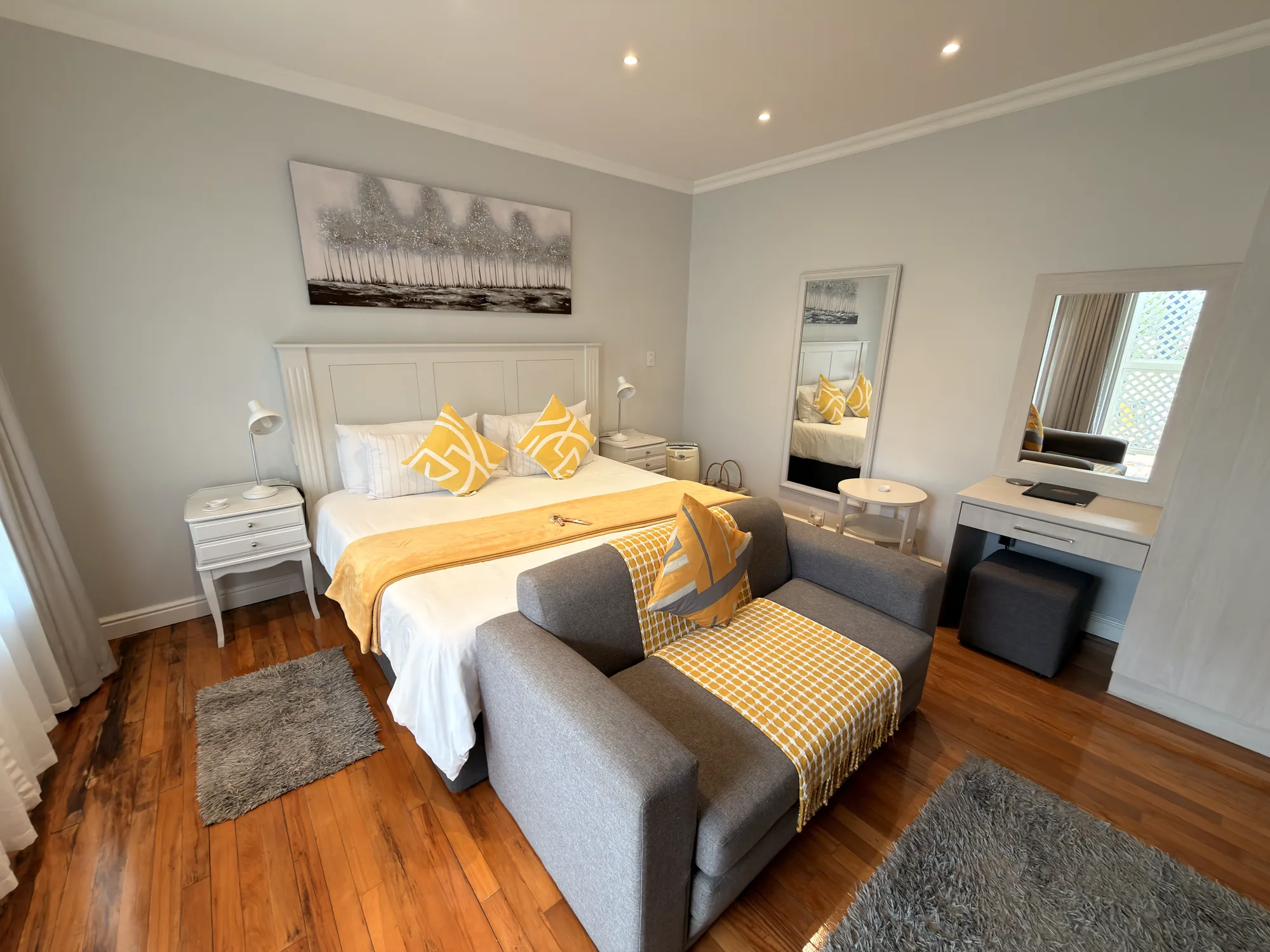 King room with sofa bed