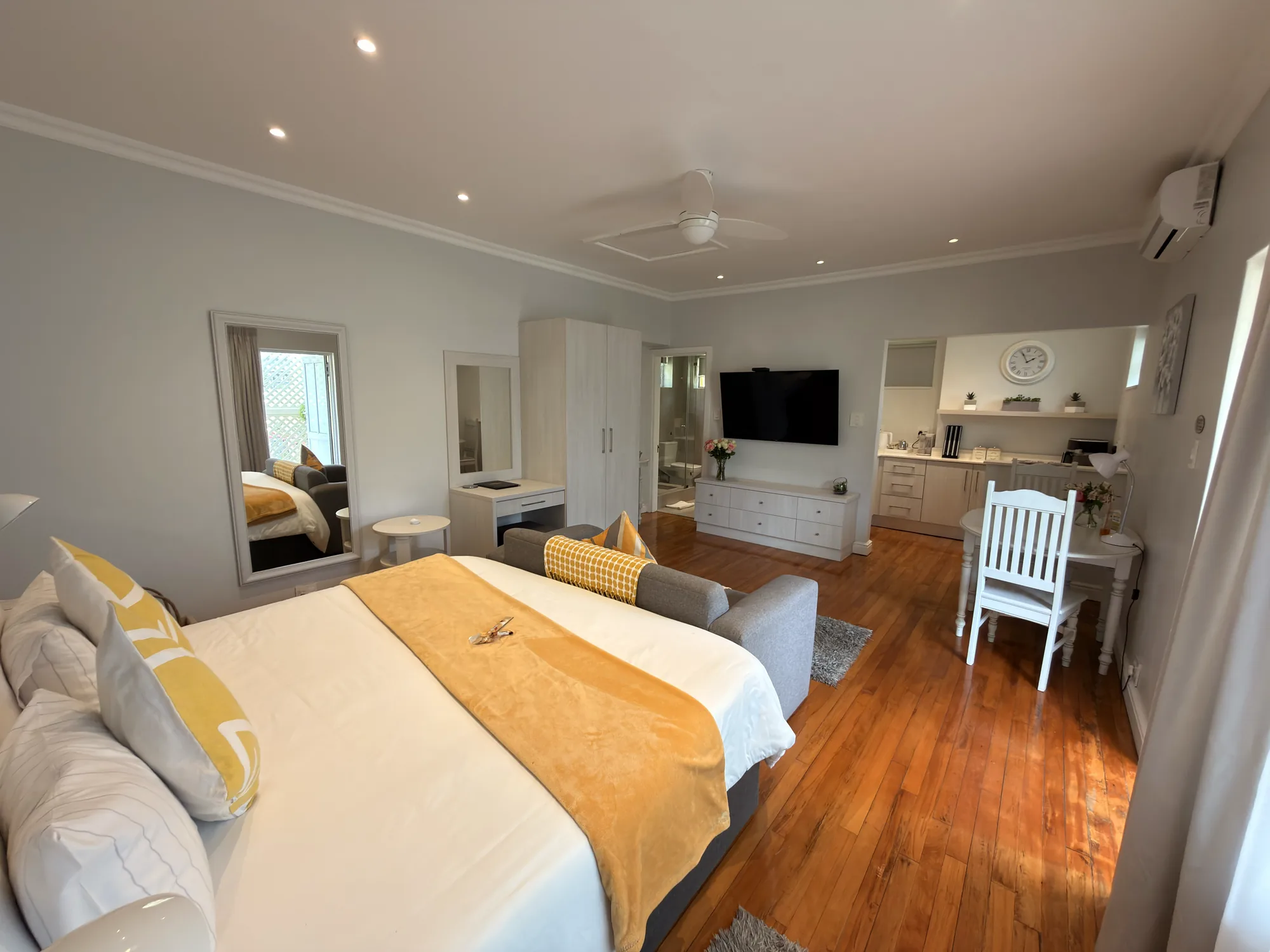 King room with sofa bed &mdash; photo 2