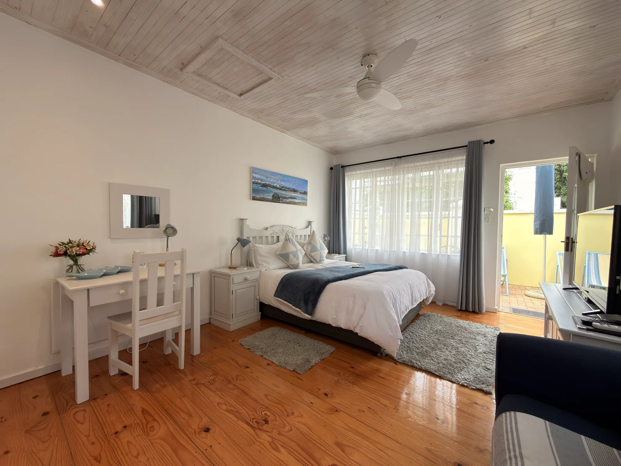 Self-catering room with kitchenette &mdash; photo 2