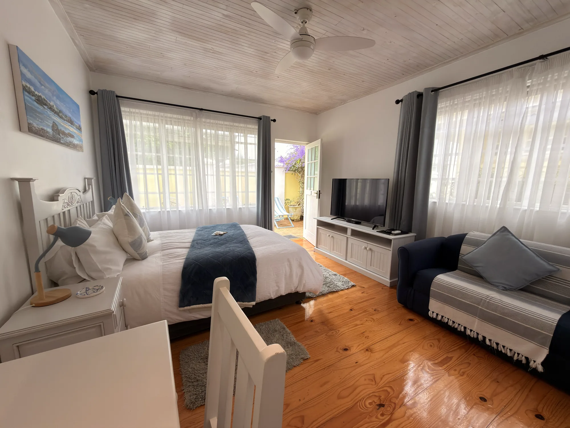 Self-catering room with kitchenette &mdash; photo 3